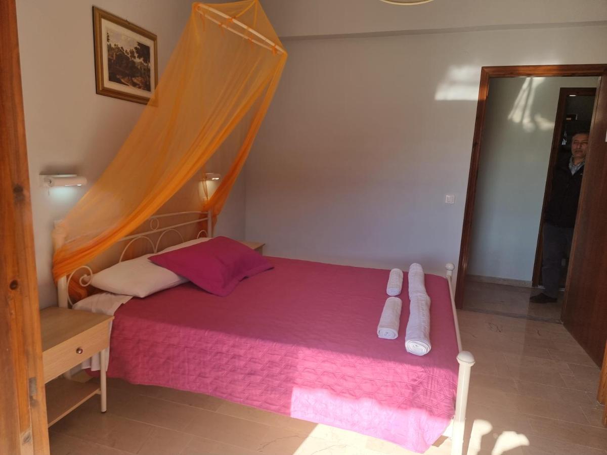 Feakes Apartments Arillas Agiou Georgiou Esterno foto