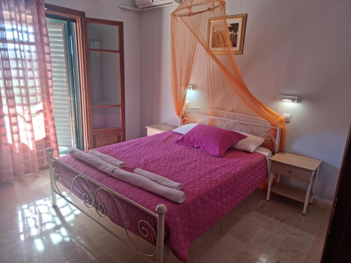 Feakes Apartments Arillas Agiou Georgiou Esterno foto