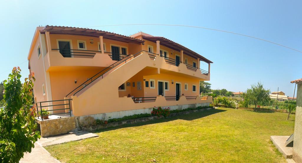 Feakes Apartments Arillas Agiou Georgiou Esterno foto