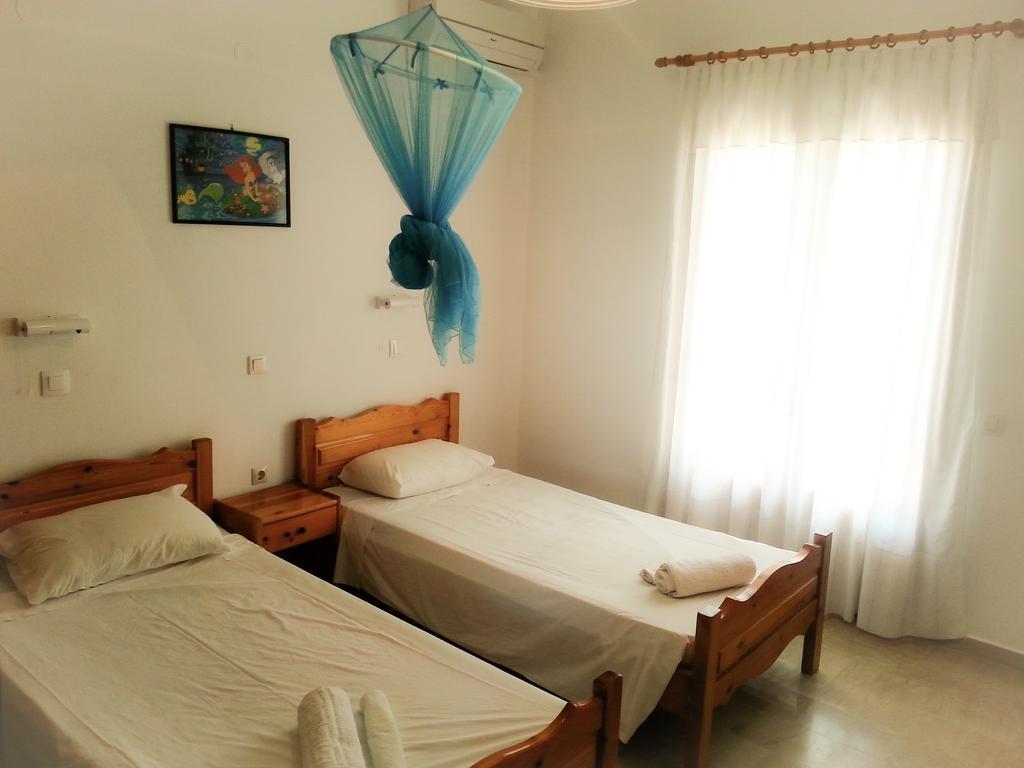 Feakes Apartments Arillas Agiou Georgiou Esterno foto
